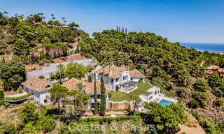 Villa de lujo en venta con vistas al mar, situada en la exuberante vegetación del exclusivo campo de golf La Zagaleta, Marbella - Benahavis 54055 