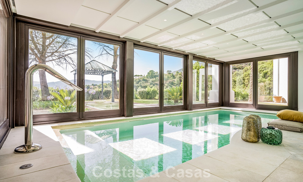 Villa de lujo en venta con vistas al mar, situada en la exuberante vegetación del exclusivo campo de golf La Zagaleta, Marbella - Benahavis 54064