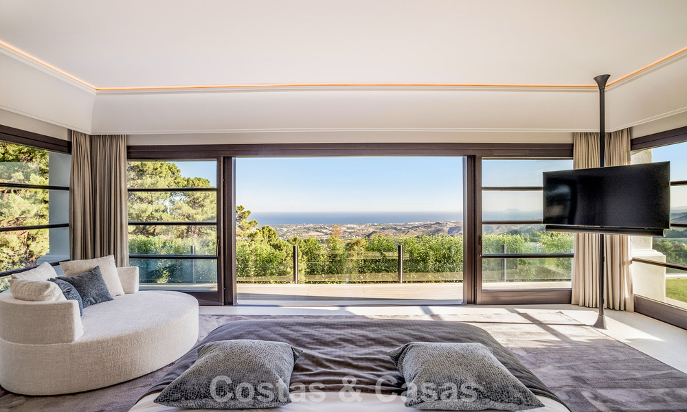 Villa de lujo en venta con vistas al mar, situada en la exuberante vegetación del exclusivo campo de golf La Zagaleta, Marbella - Benahavis 54075