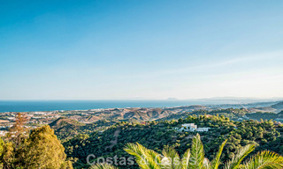 Villa de lujo en venta con vistas al mar, situada en la exuberante vegetación del exclusivo campo de golf La Zagaleta, Marbella - Benahavis 54078 