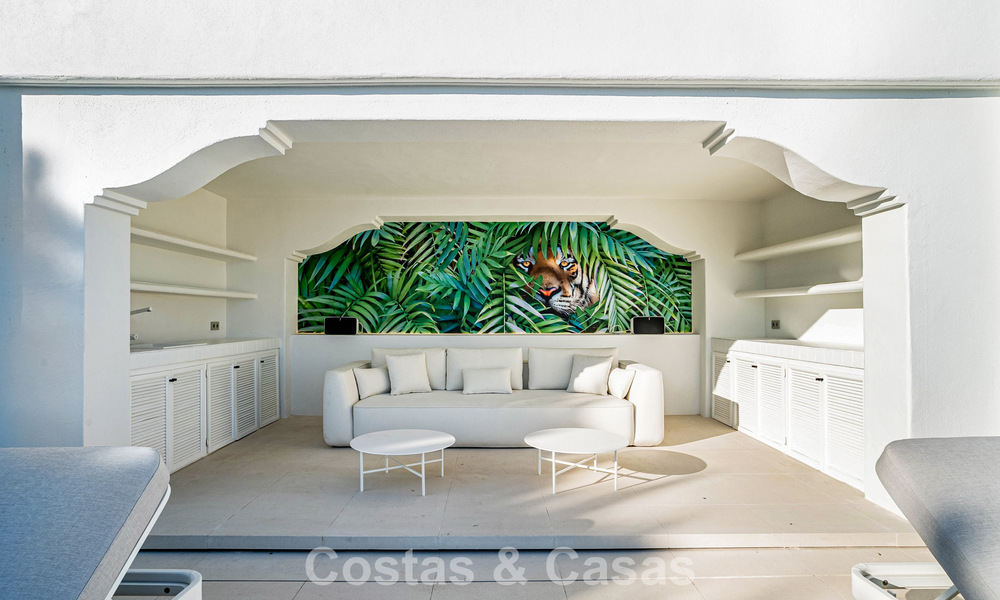 Villa de lujo en venta con vistas al mar, situada en la exuberante vegetación del exclusivo campo de golf La Zagaleta, Marbella - Benahavis 54082