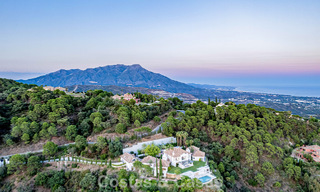 Villa de lujo en venta con vistas al mar, situada en la exuberante vegetación del exclusivo campo de golf La Zagaleta, Marbella - Benahavis 54100 