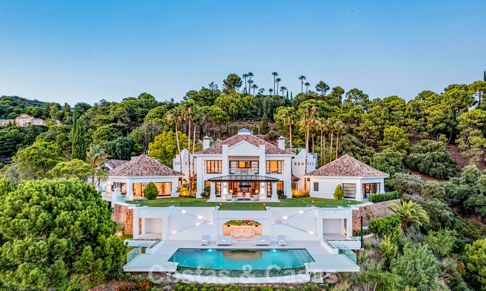 Villa de lujo en venta con vistas al mar, situada en la exuberante vegetación del exclusivo campo de golf La Zagaleta, Marbella - Benahavis 54105
