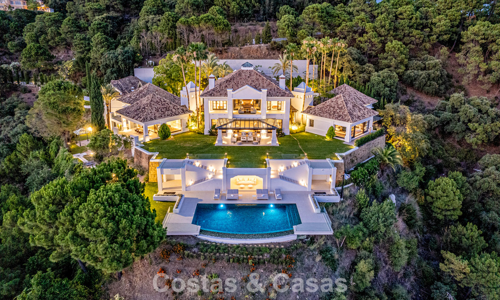 Villa de lujo en venta con vistas al mar, situada en la exuberante vegetación del exclusivo campo de golf La Zagaleta, Marbella - Benahavis 54109