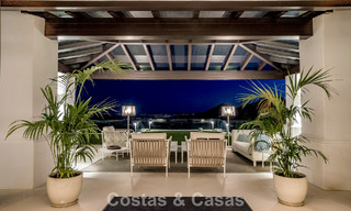 Villa de lujo en venta con vistas al mar, situada en la exuberante vegetación del exclusivo campo de golf La Zagaleta, Marbella - Benahavis 54117 