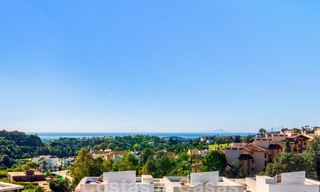 Apartamento en venta listo para entrar a vivir con amplias vistas al valle y al mar en la exclusiva Marbella - Benahavis 55018 