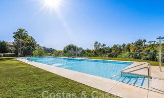 Apartamento en venta listo para entrar a vivir con amplias vistas al valle y al mar en la exclusiva Marbella - Benahavis 55020 