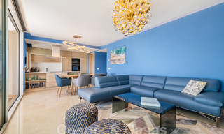 Apartamento en venta listo para entrar a vivir con amplias vistas al valle y al mar en la exclusiva Marbella - Benahavis 55037 