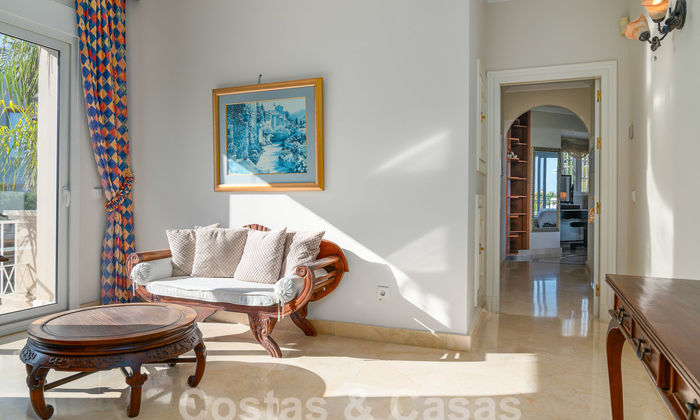Mansión de lujo de estilo andaluz con vistas al mar en el valle del golf de Nueva Andalucía, Marbella 55685