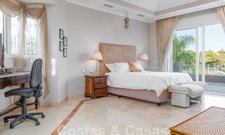 Mansión de lujo de estilo andaluz con vistas al mar en el valle del golf de Nueva Andalucía, Marbella 55692 