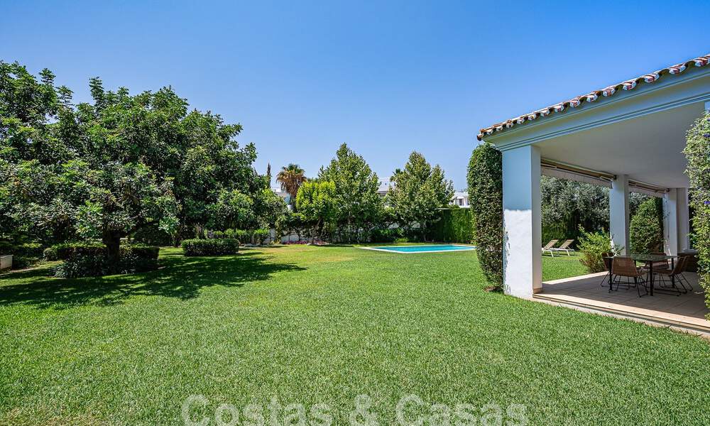 Villa mediterránea de lujo de una sola planta en venta en una zona residencial aislada en la Milla de Oro de Marbella 55745