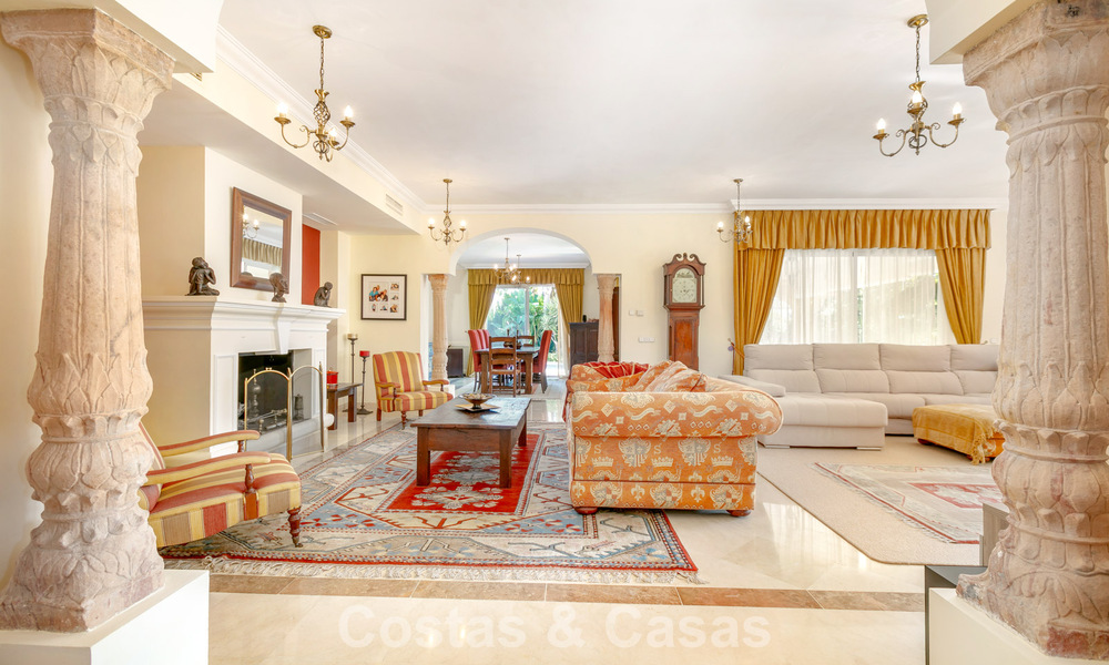 Prestigiosa villa de lujo en venta de estilo clásico español con vistas al mar en La Quinta en Marbella - Benahavis 56537
