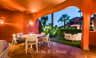 Prestigioso apartamento con jardín en venta en un complejo en primera línea de playa en la Nueva Milla de Oro entre Marbella y Estepona centro 56638 