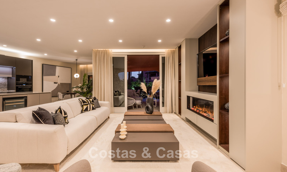 Prestigioso apartamento con jardín en venta en un complejo en primera línea de playa en la Nueva Milla de Oro entre Marbella y Estepona centro 56643