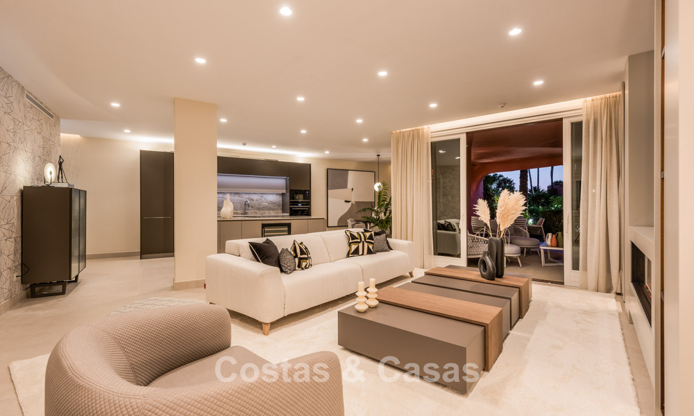 Prestigioso apartamento con jardín en venta en un complejo en primera línea de playa en la Nueva Milla de Oro entre Marbella y Estepona centro 56644