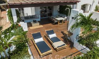Apartamento de lujo en venta, listo para entrar a vivir, con acogedora terraza y vistas al mar en Marbella - Benahavis 57292 
