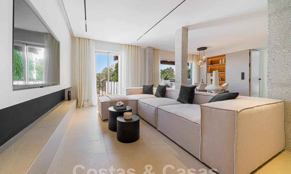 Apartamento de lujo en venta, listo para entrar a vivir, con acogedora terraza y vistas al mar en Marbella - Benahavis 57295