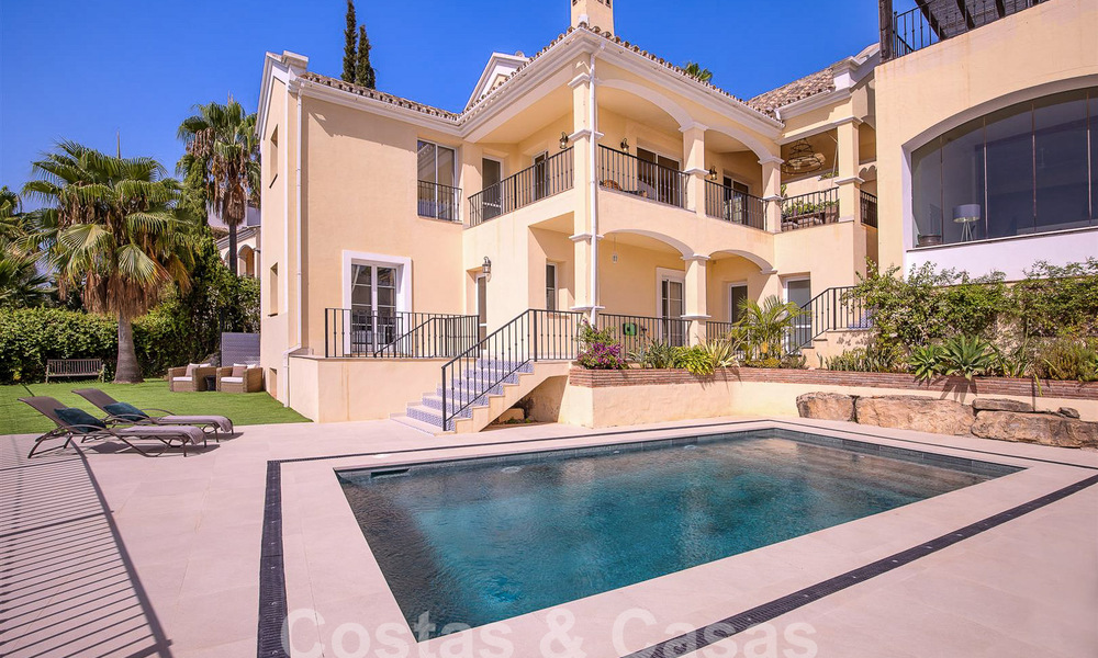 Villa de lujo en venta con vistas panorámicas al mar en una urbanización cerrada en las colinas de Marbella 57342