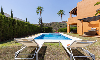 Villa pareada reformada en venta con gran piscina privada en Marbella - Benahavis 56385 