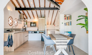 Encantadora casa adosada reformada en venta en complejo cerrado en primera línea de playa en la Nueva Milla de Oro entre Marbella y Estepona 58167 