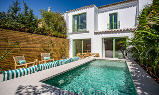 Preciosa casa adosada reformada en venta a un paso de la playa y de todos los servicios en San Pedro, Marbella 56849 