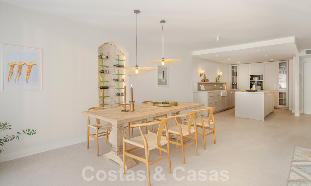 Preciosa casa adosada reformada en venta a un paso de la playa y de todos los servicios en San Pedro, Marbella 56854