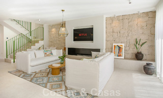 Preciosa casa adosada reformada en venta a un paso de la playa y de todos los servicios en San Pedro, Marbella 56855 