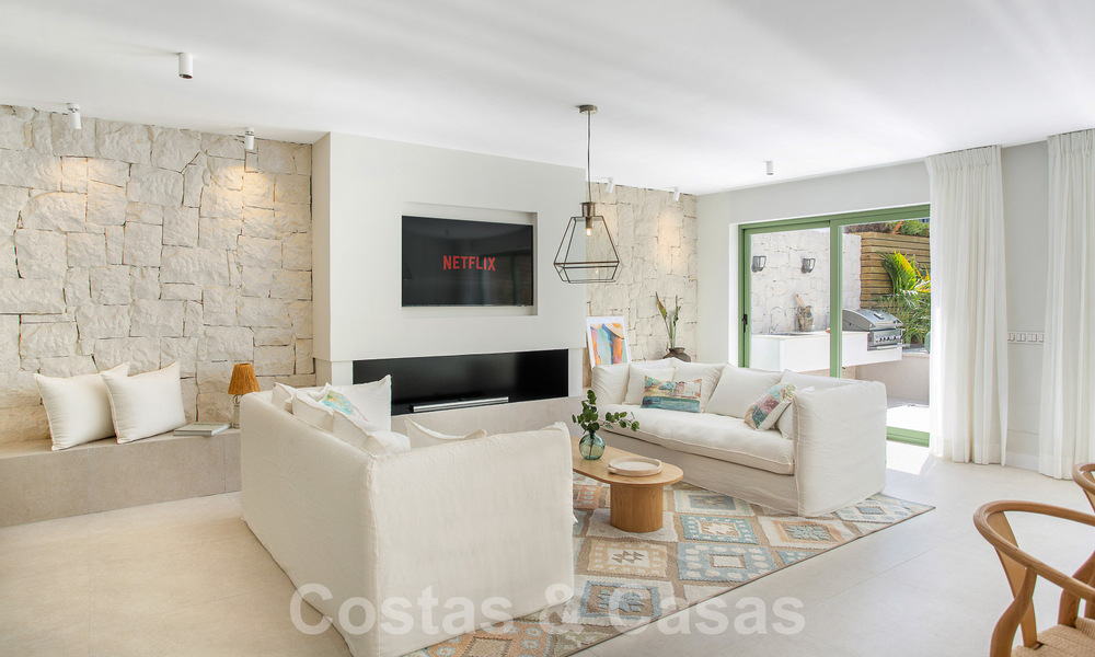 Preciosa casa adosada reformada en venta a un paso de la playa y de todos los servicios en San Pedro, Marbella 56856