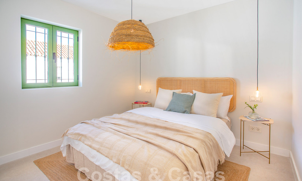 Preciosa casa adosada reformada en venta a un paso de la playa y de todos los servicios en San Pedro, Marbella 56876