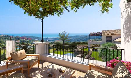 Nueva, mediterránea villa de lujo en venta con vistas panorámicas al golf y al mar en un resort de golf de 5 estrellas en la Costa del Sol 57789