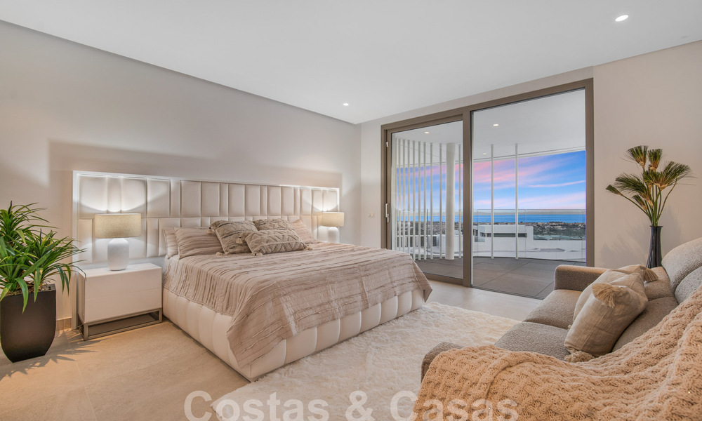 Prestigioso apartamento de lujo en venta con vistas panorámicas al mar, golf y montaña en Marbella - Benahavis 58428