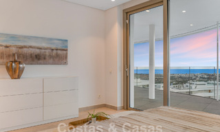 Prestigioso apartamento de lujo en venta con vistas panorámicas al mar, golf y montaña en Marbella - Benahavis 58433 