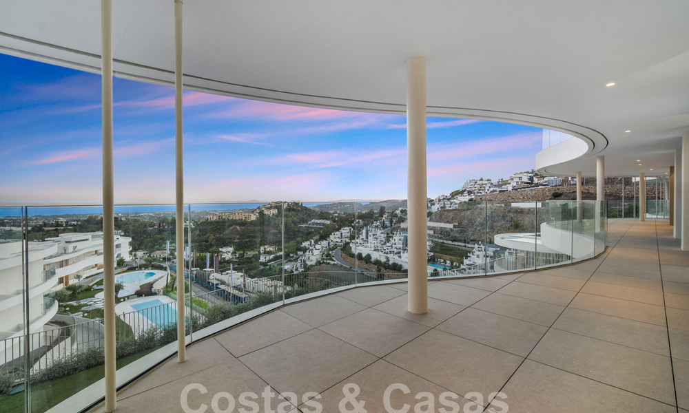 Prestigioso apartamento de lujo en venta con vistas panorámicas al mar, golf y montaña en Marbella - Benahavis 58439
