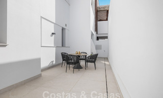 Apartamento nuevo con jardín y concepto innovador en venta en un gran complejo de naturaleza y golf en Marbella - Benahavis 58329 