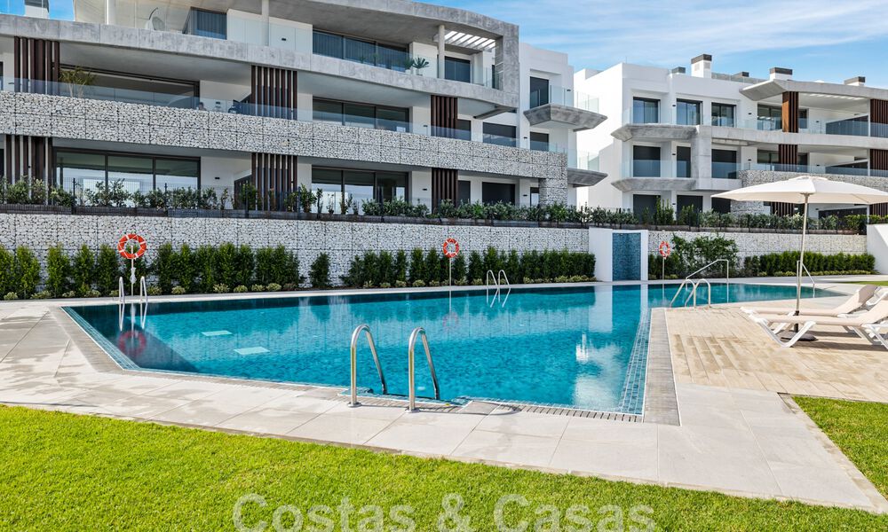 Apartamento nuevo con jardín y concepto innovador en venta en un gran complejo de naturaleza y golf en Marbella - Benahavis 58330
