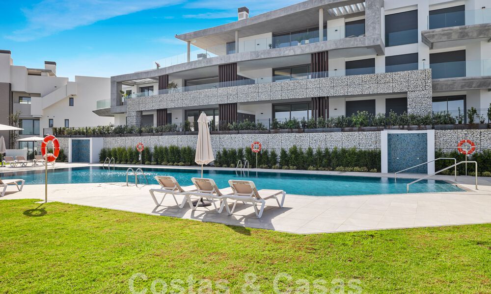 Apartamento nuevo con jardín y concepto innovador en venta en un gran complejo de naturaleza y golf en Marbella - Benahavis 58331