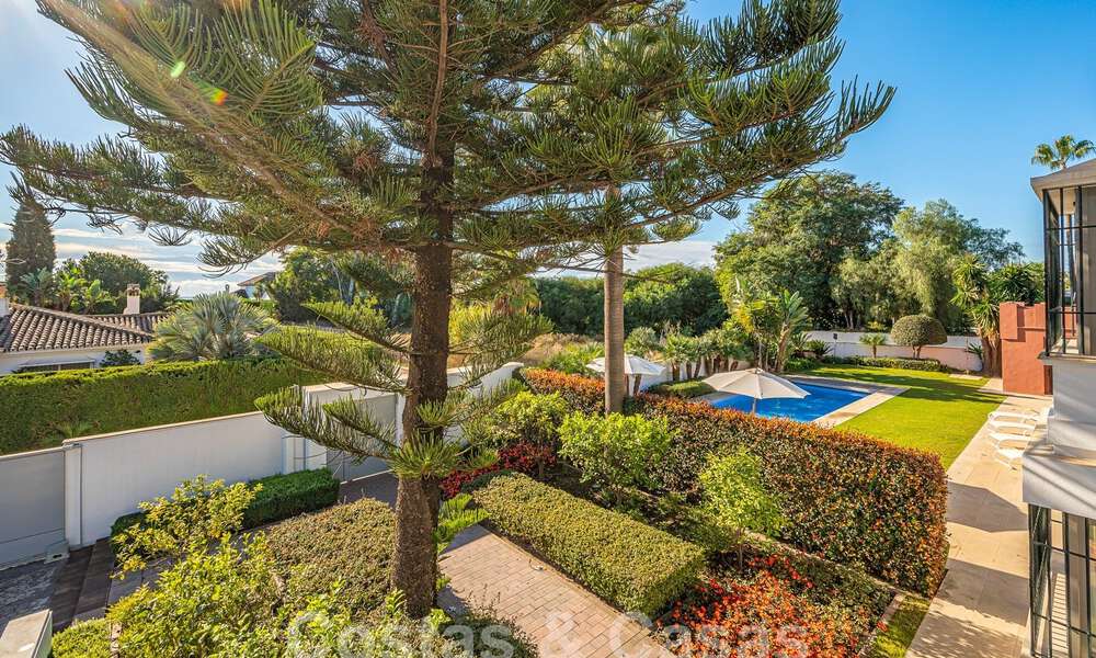 Villa mediterránea en venta a poca distancia de la playa en la Nueva Milla de Oro entre Marbella y Estepona 57930