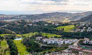 Ático en venta con vistas panorámicas al mar en las colinas de Marbella - Benahavis 58007 