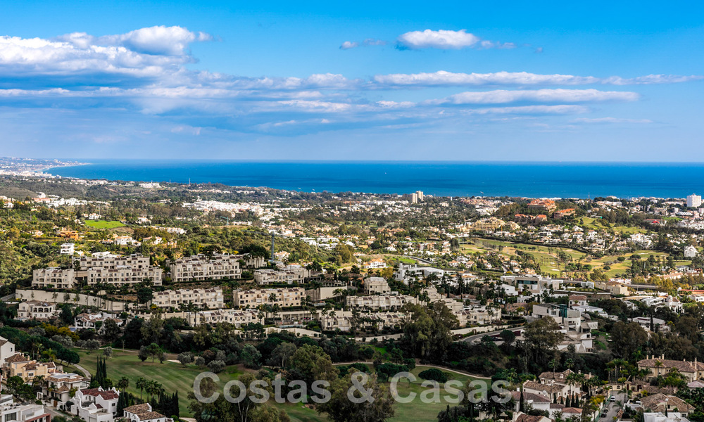 Ático en venta con vistas panorámicas al mar en las colinas de Marbella - Benahavis 58039