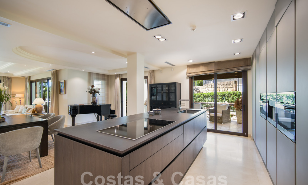 Lujoso apartamento en venta con piscina privada en complejo de alto standing en Nueva Andalucia, Marbella 58056