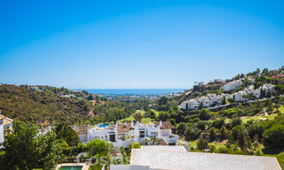 Villa de lujo de diseño en venta en exclusivo complejo cerrado en primera línea de golf con vistas panorámicas en La Quinta, Marbella - Benahavis 59073 