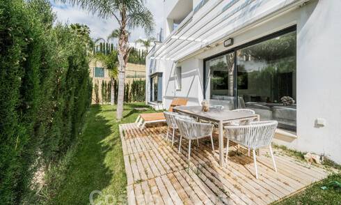Moderno apartamento con jardín en venta con 3 dormitorios en un complejo cerrado en la Milla de Oro de Marbella 58572