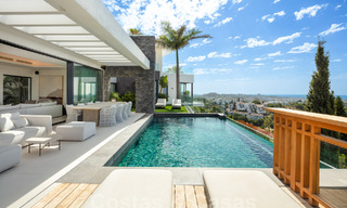 Prestigiosa y moderna villa de lujo en venta con impresionantes vistas al mar en urbanización cerrada en Marbella - Benahavis 58716 