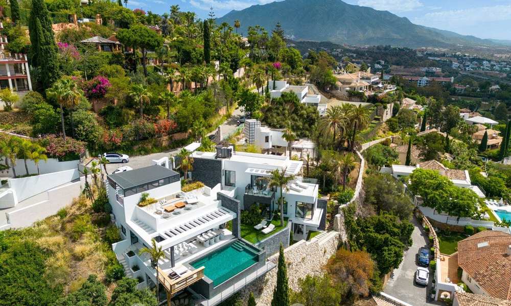 Prestigiosa y moderna villa de lujo en venta con impresionantes vistas al mar en urbanización cerrada en Marbella - Benahavis 58722