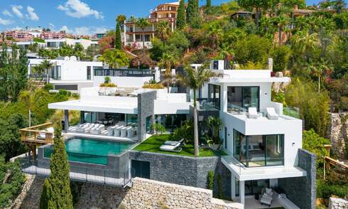 Prestigiosa y moderna villa de lujo en venta con impresionantes vistas al mar en urbanización cerrada en Marbella - Benahavis 58723