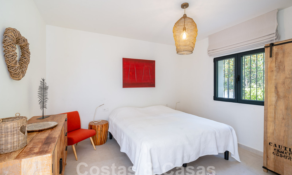 Villa de lujo andaluza con encanto atemporal en venta en primera línea de golf en Benahavis - Marbella 58850