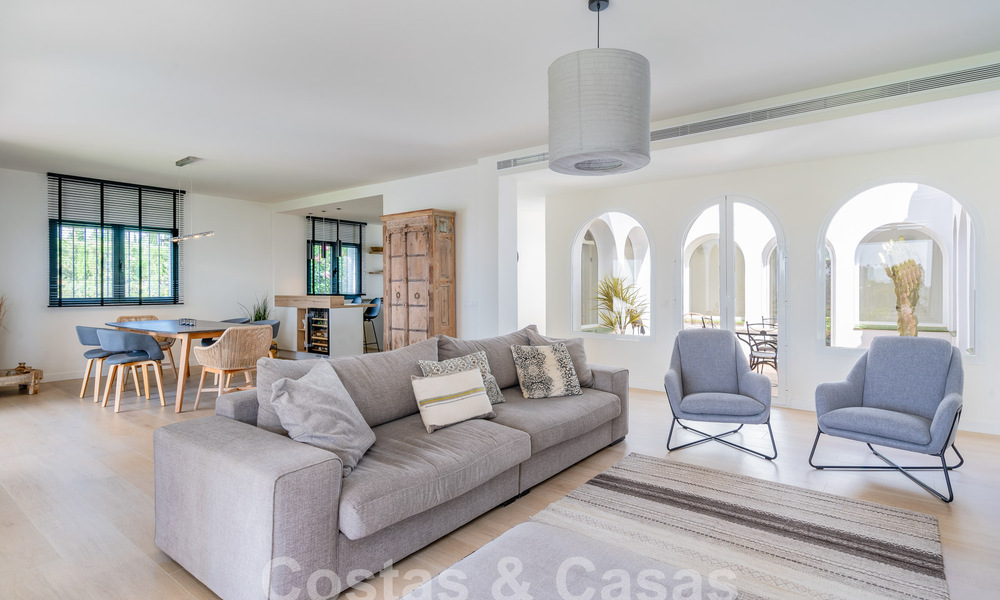 Villa de lujo andaluza con encanto atemporal en venta en primera línea de golf en Benahavis - Marbella 58859