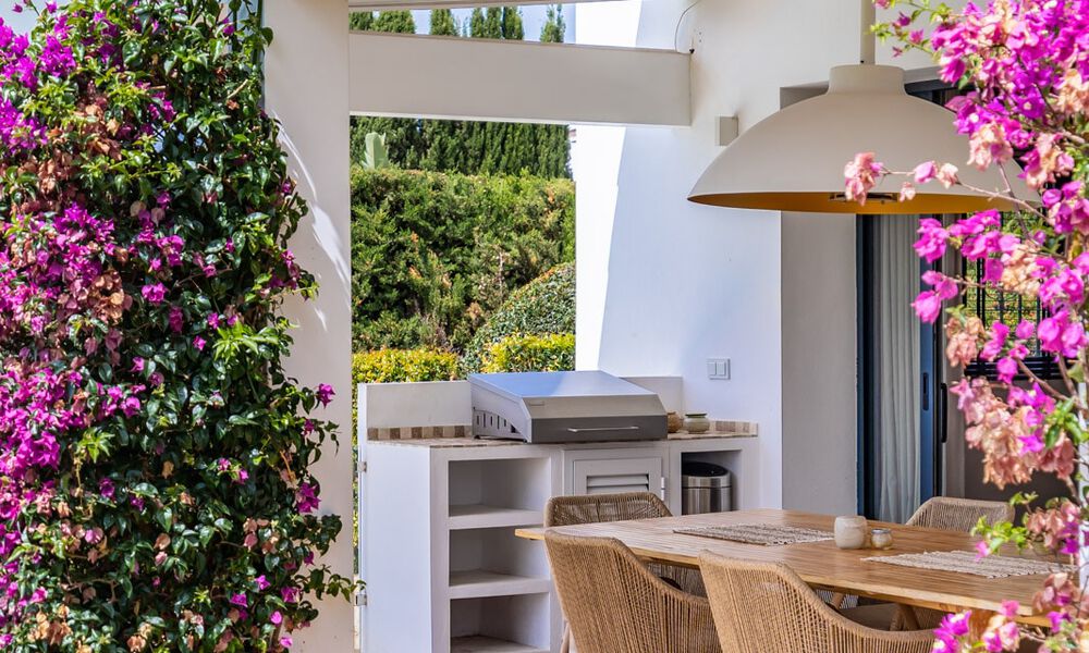 Villa de lujo andaluza con encanto atemporal en venta en primera línea de golf en Benahavis - Marbella 58867