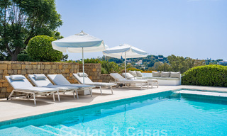 Villa de lujo andaluza con encanto atemporal en venta en primera línea de golf en Benahavis - Marbella 58868 