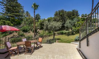 Villa en venta con gran jardín cerca de servicios en Marbella Este 58918 